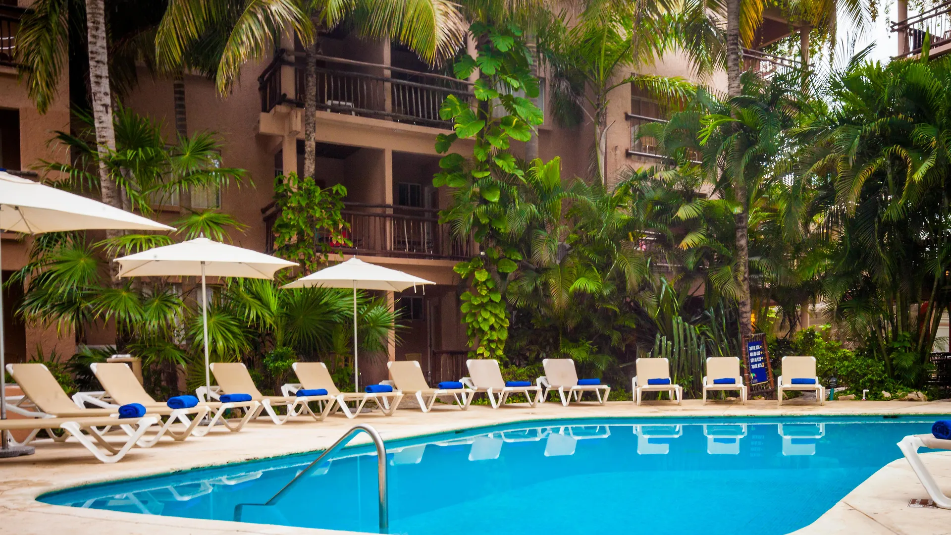 Tukan Hotel Playa Del Carmen 4*,