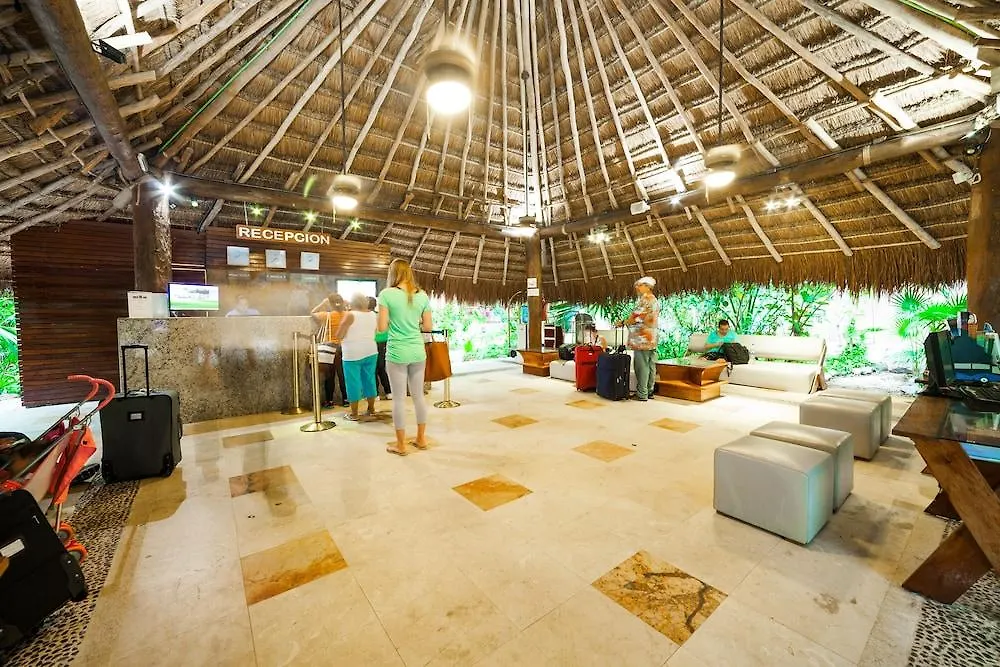 Tukan Hotel Плая-дель-Кармен 4*,
