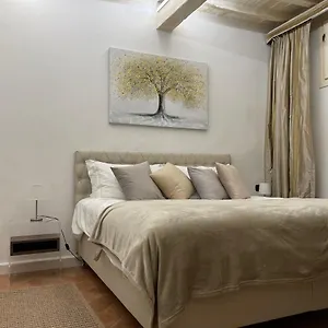 unique-and-antique-apartment.it-tuscanyhotel.com/