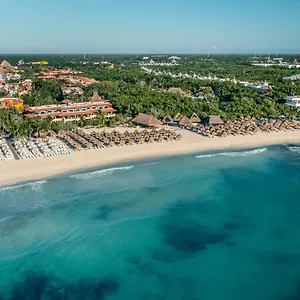 Üdülőközpont Iberostar Waves Paraiso